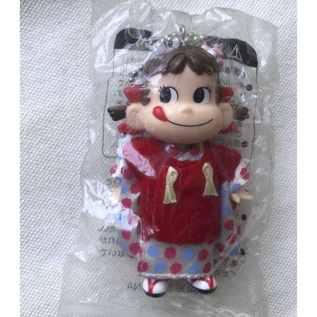 ペコちゃん人形　ストラップ　不二家　昭和 エンタメ/ホビーのフィギュア(SF/ファンタジー/ホラー)の商品写真