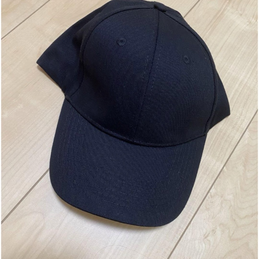 おまけ付き！UVカット　キャップ　ブラック　無地　メンズ　レディース　韓国 レディースの帽子(キャップ)の商品写真
