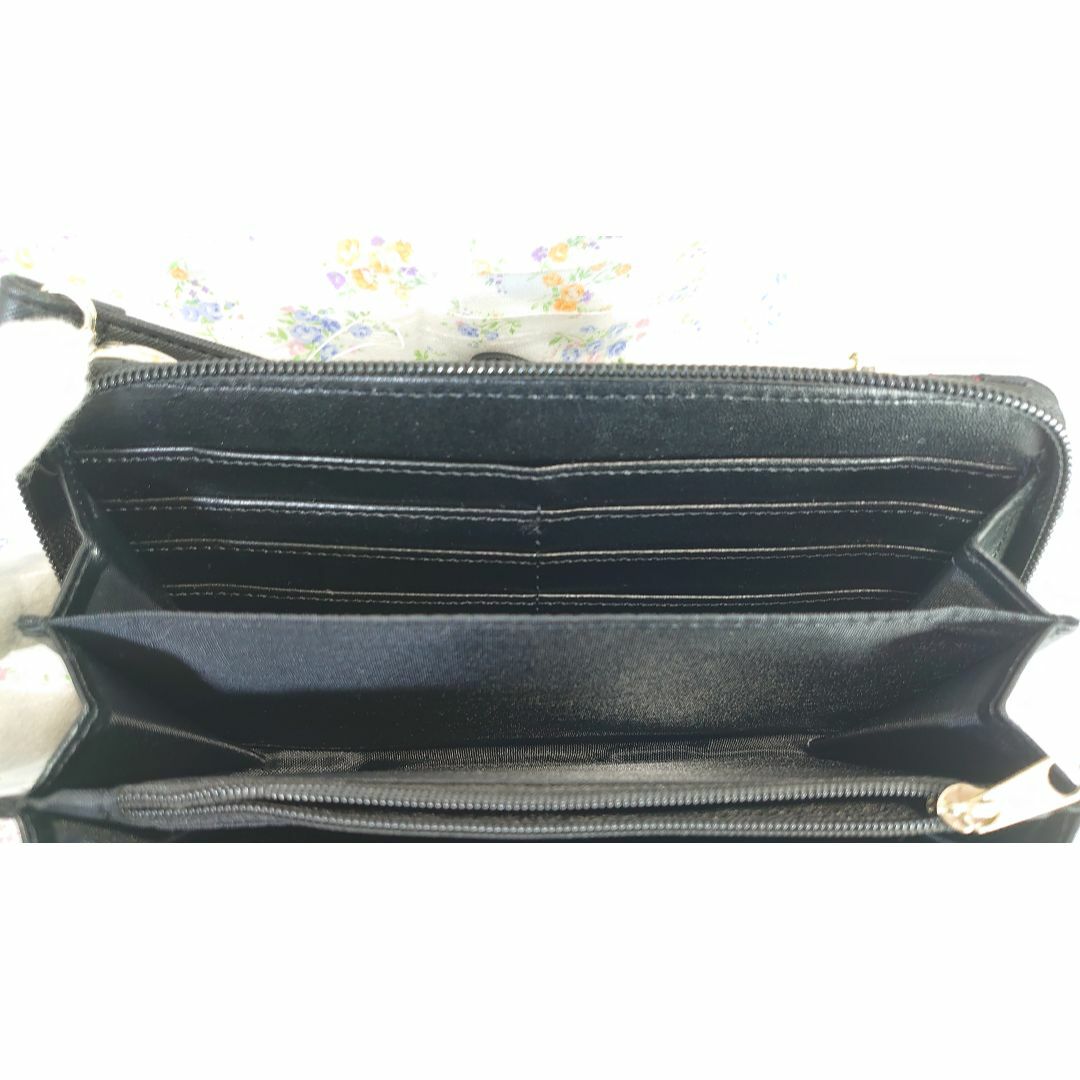 サンリオ(サンリオ)の未使用[長財布/ショルダーバック]Sanrioハローキティ顔型押しモノグラム レディースのバッグ(ショルダーバッグ)の商品写真