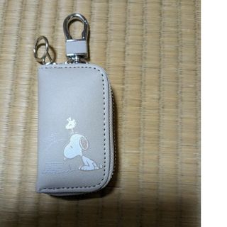 Snoopy　スヌーピー　カラビナ付き　スマート　キーケース(キーケース)