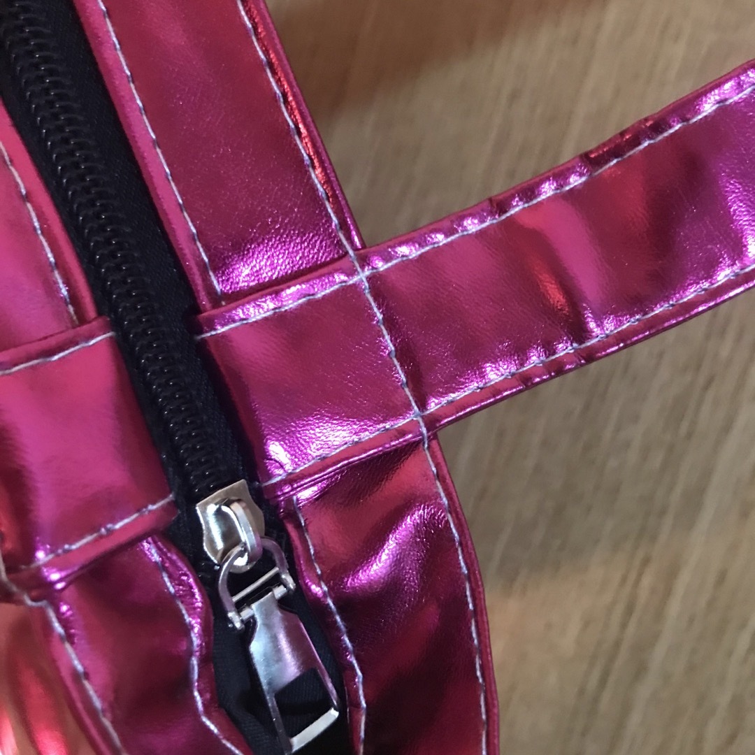 新品☆ショルダーバッグ・バッグ・ピンク☆スタイリッシュ☆軽量☆大きくて便利☆ レディースのバッグ(ショルダーバッグ)の商品写真