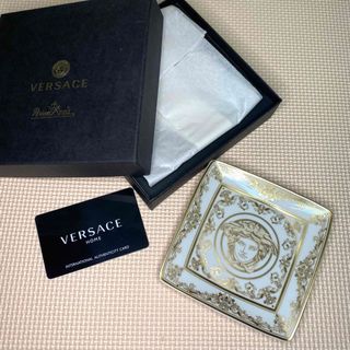 ジャンニヴェルサーチ(Gianni Versace)のVERSACE ヴェルサーチ メドゥーサ お皿 新品未使用 オマケ付き(その他)