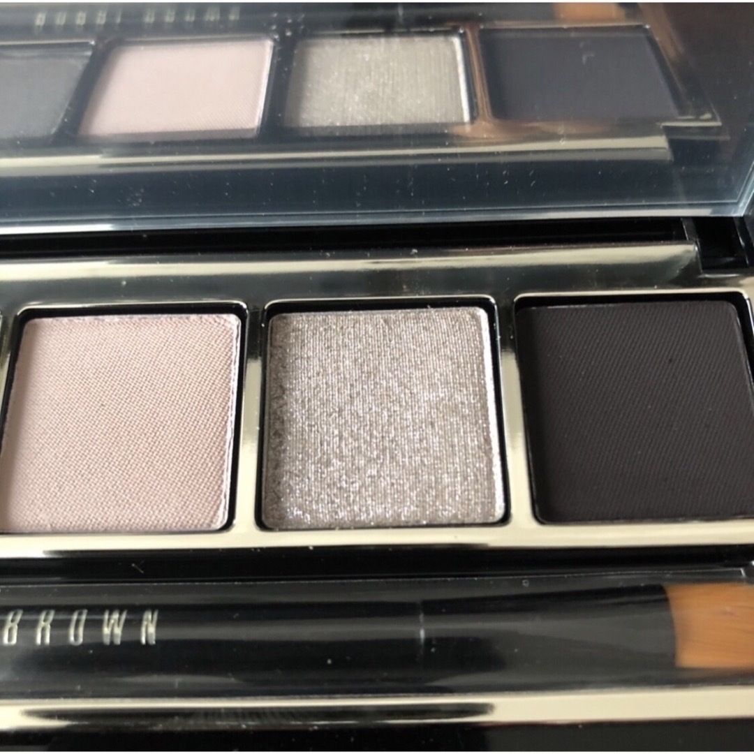 BOBBI BROWN(ボビイブラウン)の新品未使用　BOBBI BROWN  アイシャドウ コスメ/美容のベースメイク/化粧品(アイシャドウ)の商品写真