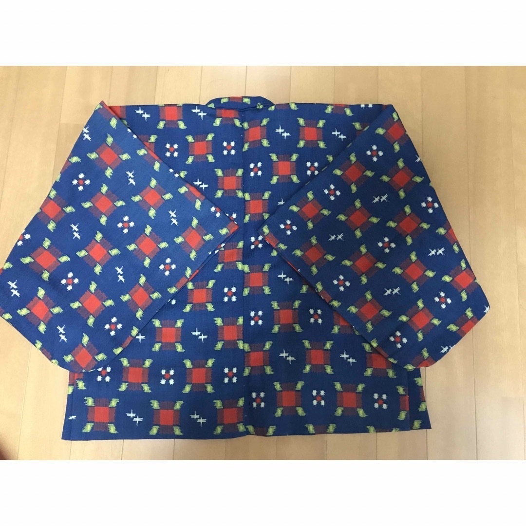 羽織付き着物　毛100%    子ども用　丈110㎝ キッズ/ベビー/マタニティのキッズ服女の子用(90cm~)(和服/着物)の商品写真