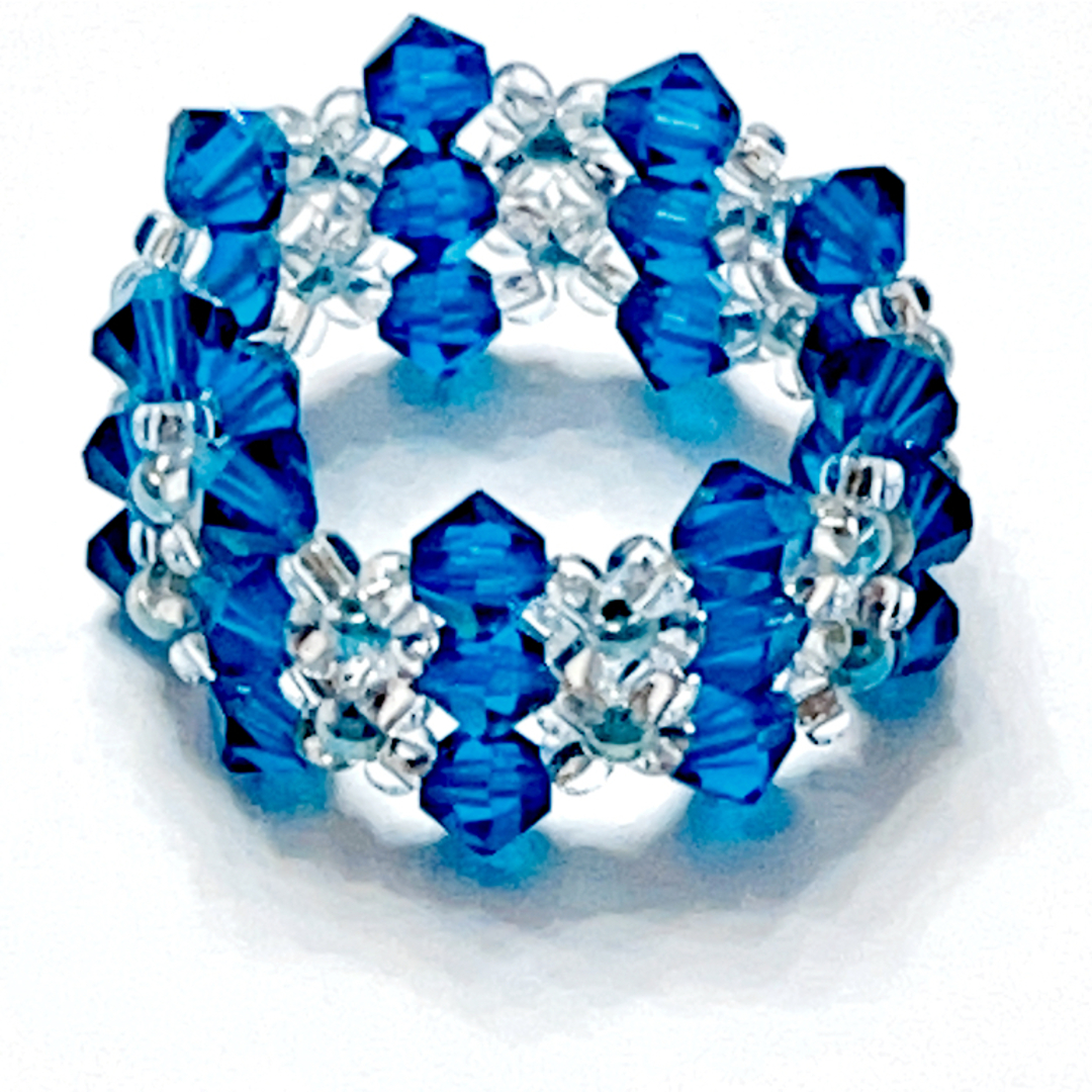 ビーズリング　地中海ブルー　指輪　ハンドメイド レディースのアクセサリー(リング(指輪))の商品写真
