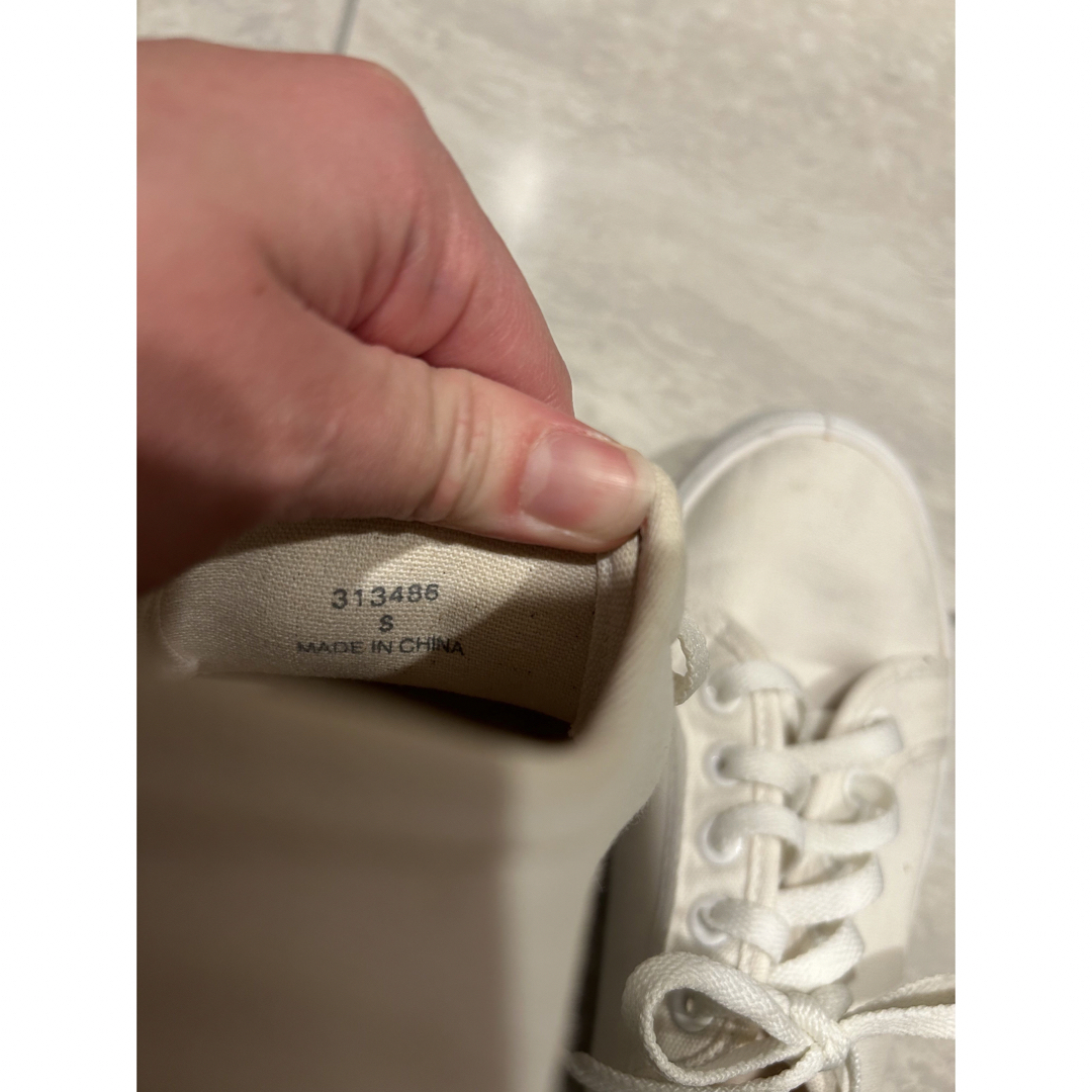 GU(ジーユー)の値下げ　キャンバススニーカー　白　GU レディースの靴/シューズ(スニーカー)の商品写真