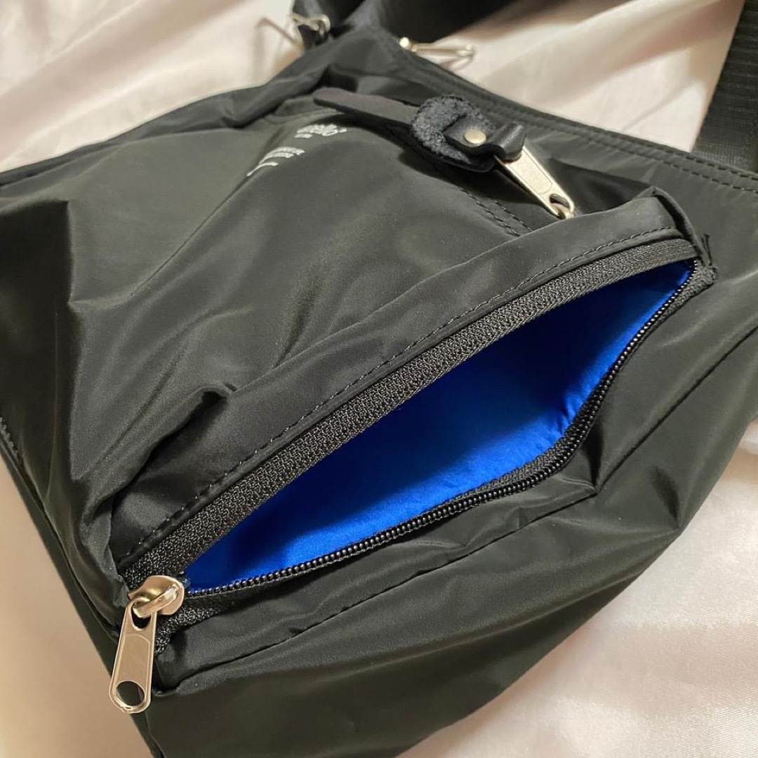 anello(アネロ)のanelloアネロBAGショルダーバッグ斜め掛けカバン 肩掛け収納軽量ブラック レディースのバッグ(メッセンジャーバッグ)の商品写真
