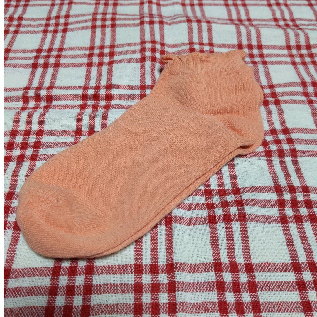 靴下　サーモンピンク レディースのレッグウェア(ソックス)の商品写真