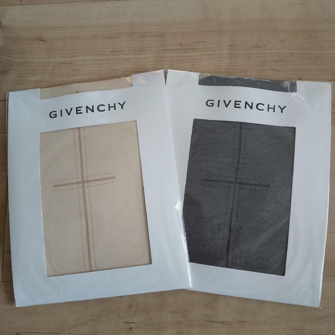 GIVENCHY(ジバンシィ)の☆新品☆GIVENCHY☆M~L☆ストッキング☆クロス☆2点 レディースのレッグウェア(タイツ/ストッキング)の商品写真