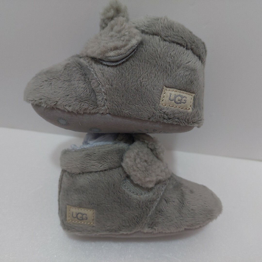 UGG(アグ)のUGG コアラ　モコモコ　グレー　シューズ　靴　M　12～18m　12.5㎝ キッズ/ベビー/マタニティのベビー靴/シューズ(~14cm)(ブーツ)の商品写真