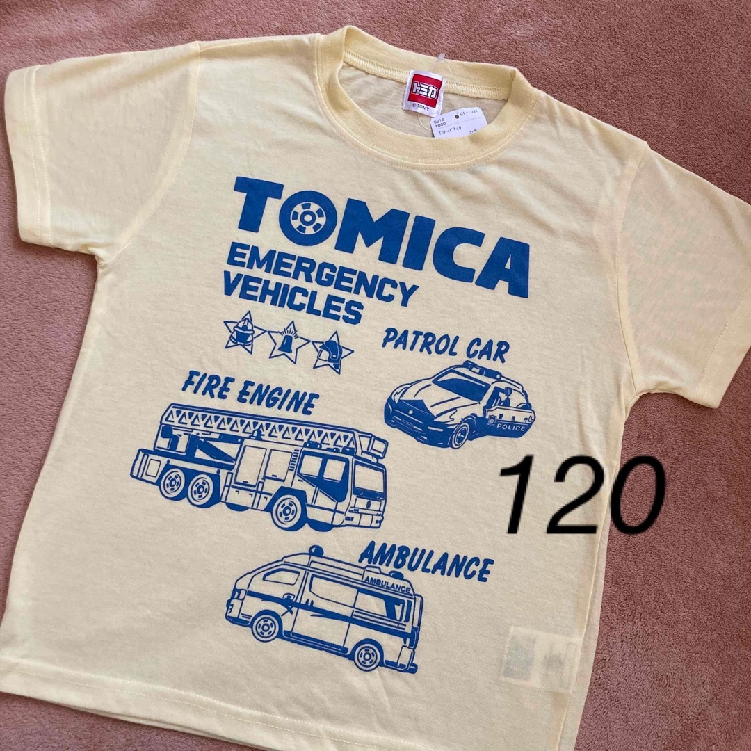 Takara Tomy(タカラトミー)の【新品】120 トミカ　Ｔシャツ キッズ/ベビー/マタニティのキッズ服男の子用(90cm~)(Tシャツ/カットソー)の商品写真