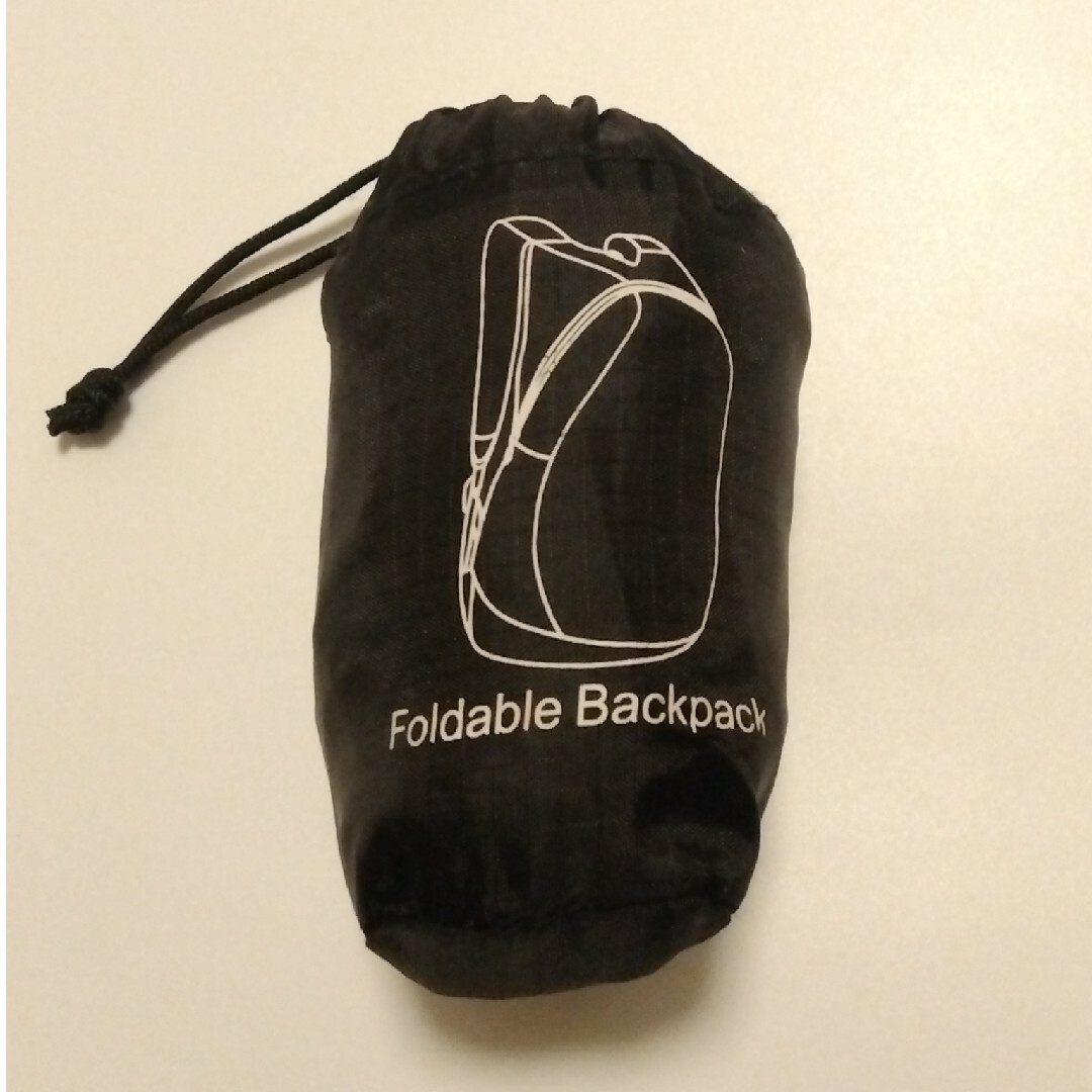 【新品・未使用】折りたたみ式 ポケッタブル エコ リュック 20L ブラック レディースのバッグ(リュック/バックパック)の商品写真