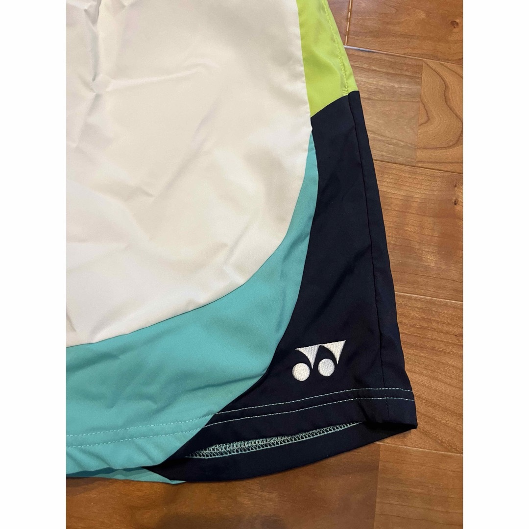 YONEX(ヨネックス)のヨネックス　ハーフパンツ　裏地付き　Mサイズ　美品　白　ホワイト スポーツ/アウトドアのテニス(ウェア)の商品写真