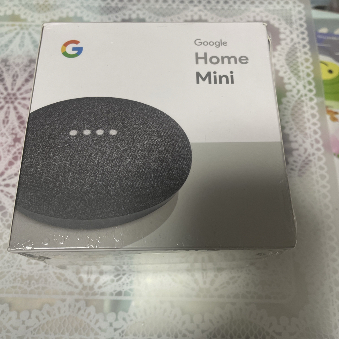 Google(グーグル)のGoogleHOMEmini(チャコール) スマホ/家電/カメラのテレビ/映像機器(その他)の商品写真