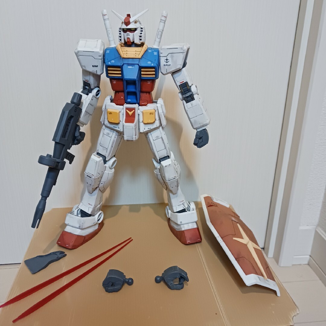 BANDAI(バンダイ)のBANDAI 1/48 メガサイズ ガンダム MG HG ザク はつきません エンタメ/ホビーのおもちゃ/ぬいぐるみ(模型/プラモデル)の商品写真