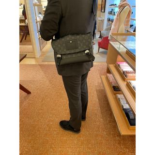 ルイヴィトン(LOUIS VUITTON)のLOUIS VUITTON ヴォワヤージュ　メッセンジャー(メッセンジャーバッグ)