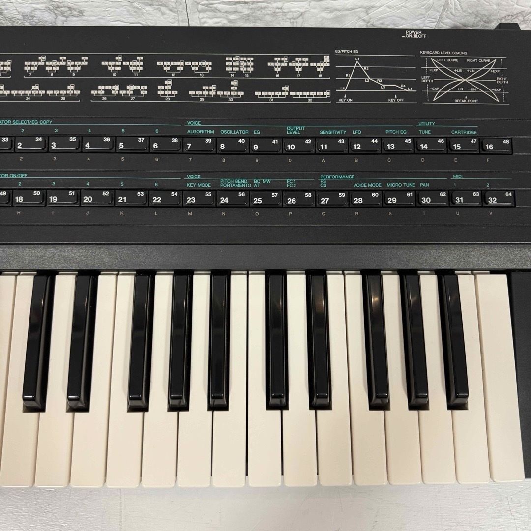 YAMAHA ヤマハ　シンセサイザー　DX7II-D DX7ⅡD  DX7 2D 楽器の鍵盤楽器(キーボード/シンセサイザー)の商品写真