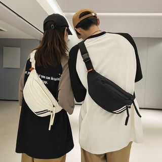 【残り1点】ボディバッグ　白　女性　男性　鞄　新品　ショルダーバッグ　新品(ボディバッグ/ウエストポーチ)