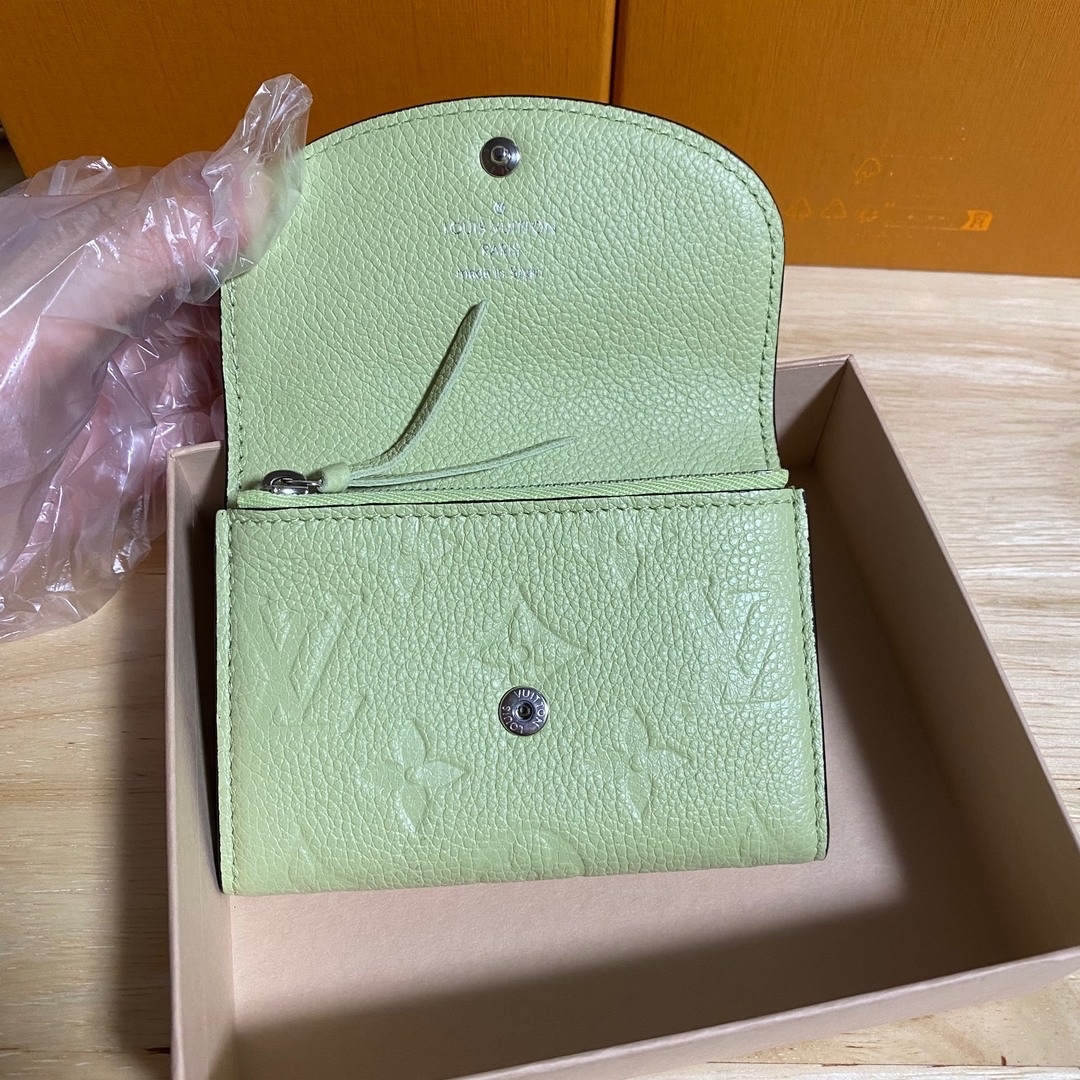 LOUIS VUITTON(ルイヴィトン)の箱付 ルイヴィトン カードケース ポルトモネ・ロザリ M82392  グリーン レディースのファッション小物(財布)の商品写真