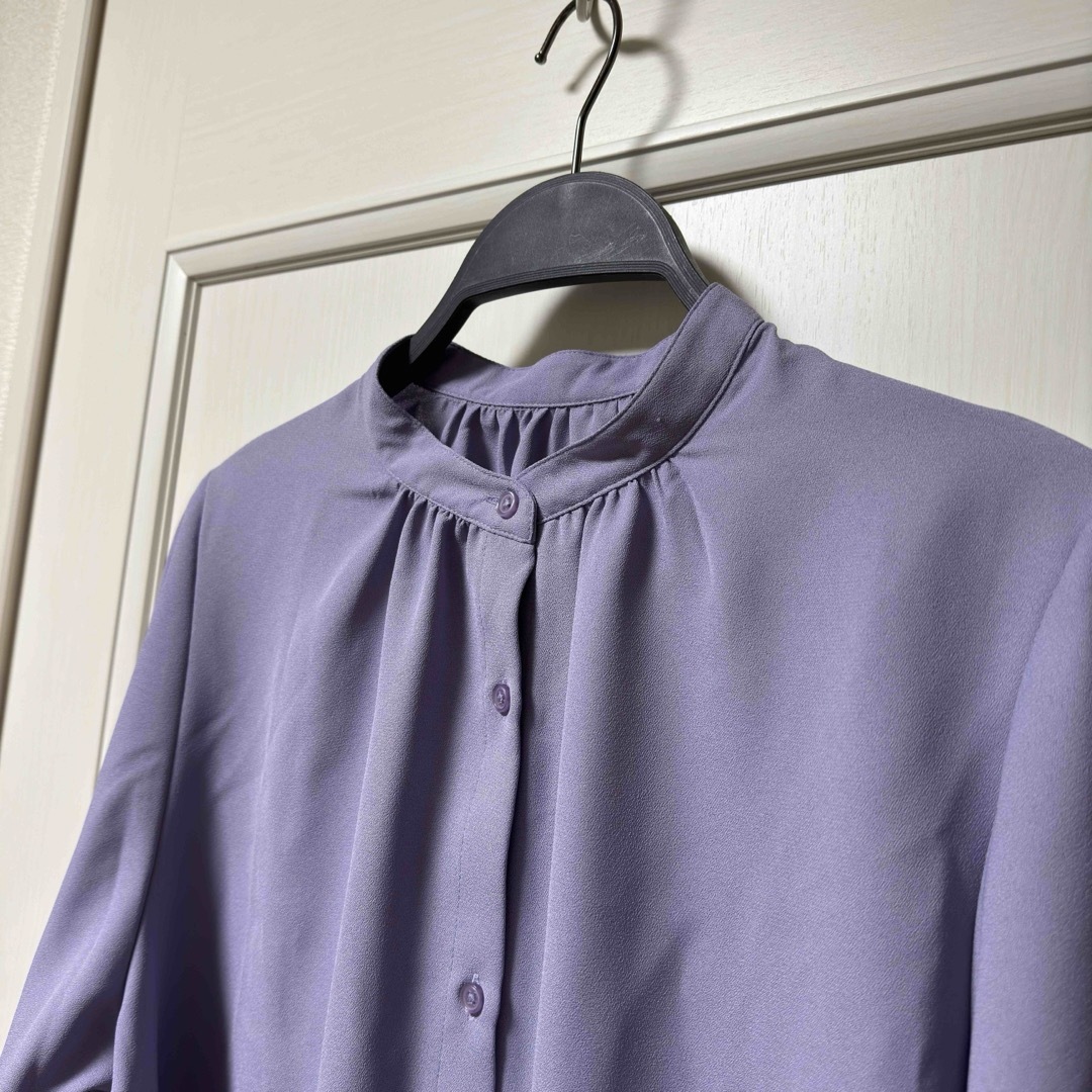 GU(ジーユー)の美品 gu パープル 薄紫 ラベンダーカラー 長袖ブラウス  レディースのトップス(シャツ/ブラウス(長袖/七分))の商品写真