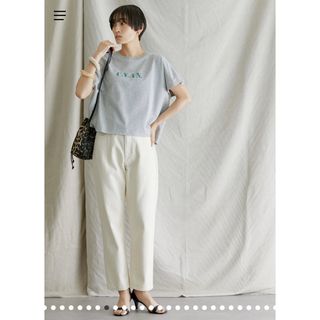 アメリカンホリック(AMERICAN HOLIC)の1度使用 白 ストレート デニムパンツ アメリカンホリック 生成り (デニム/ジーンズ)