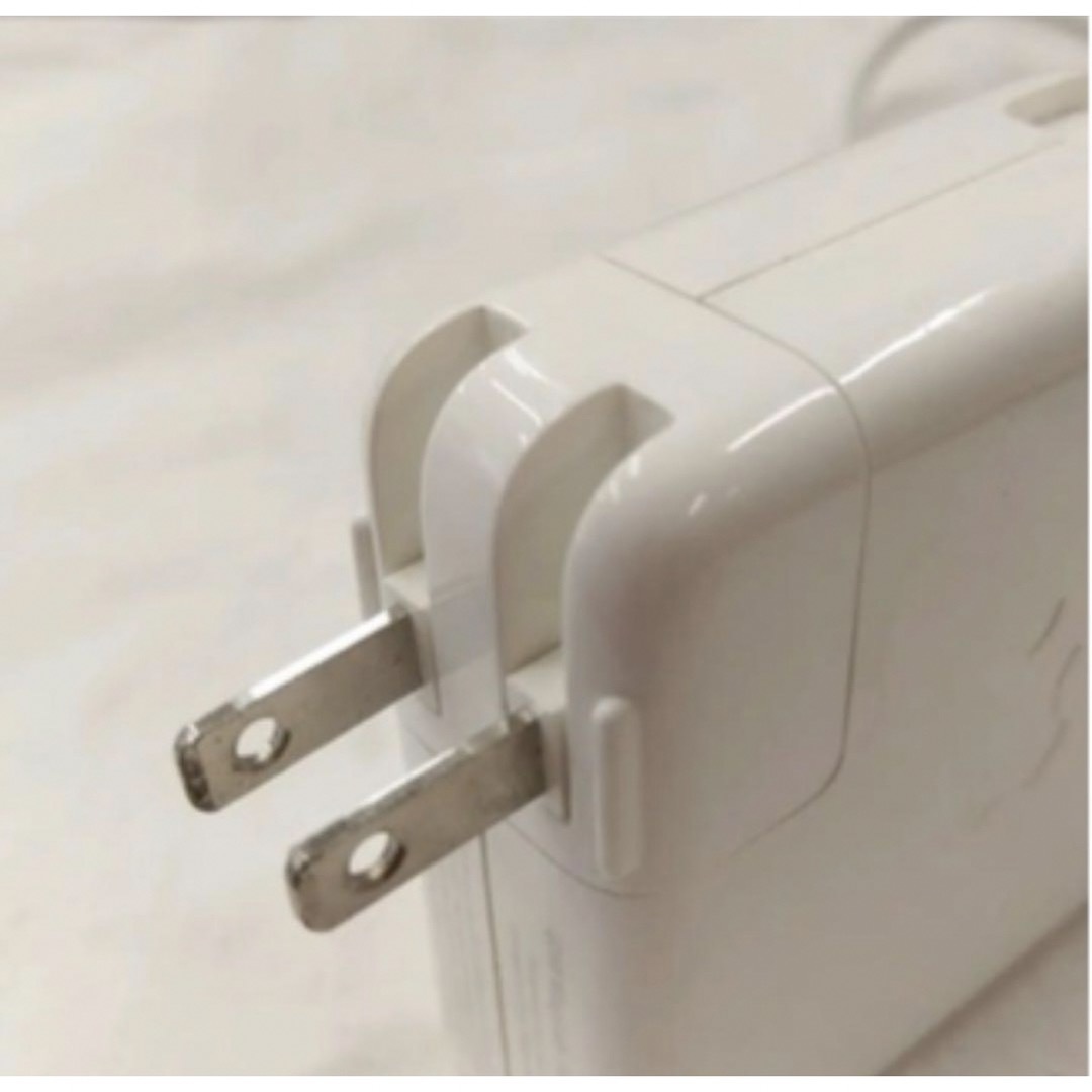 Apple(アップル)のApple 純正 MagSafe Power Adapter 充電器 60W  スマホ/家電/カメラのスマートフォン/携帯電話(バッテリー/充電器)の商品写真