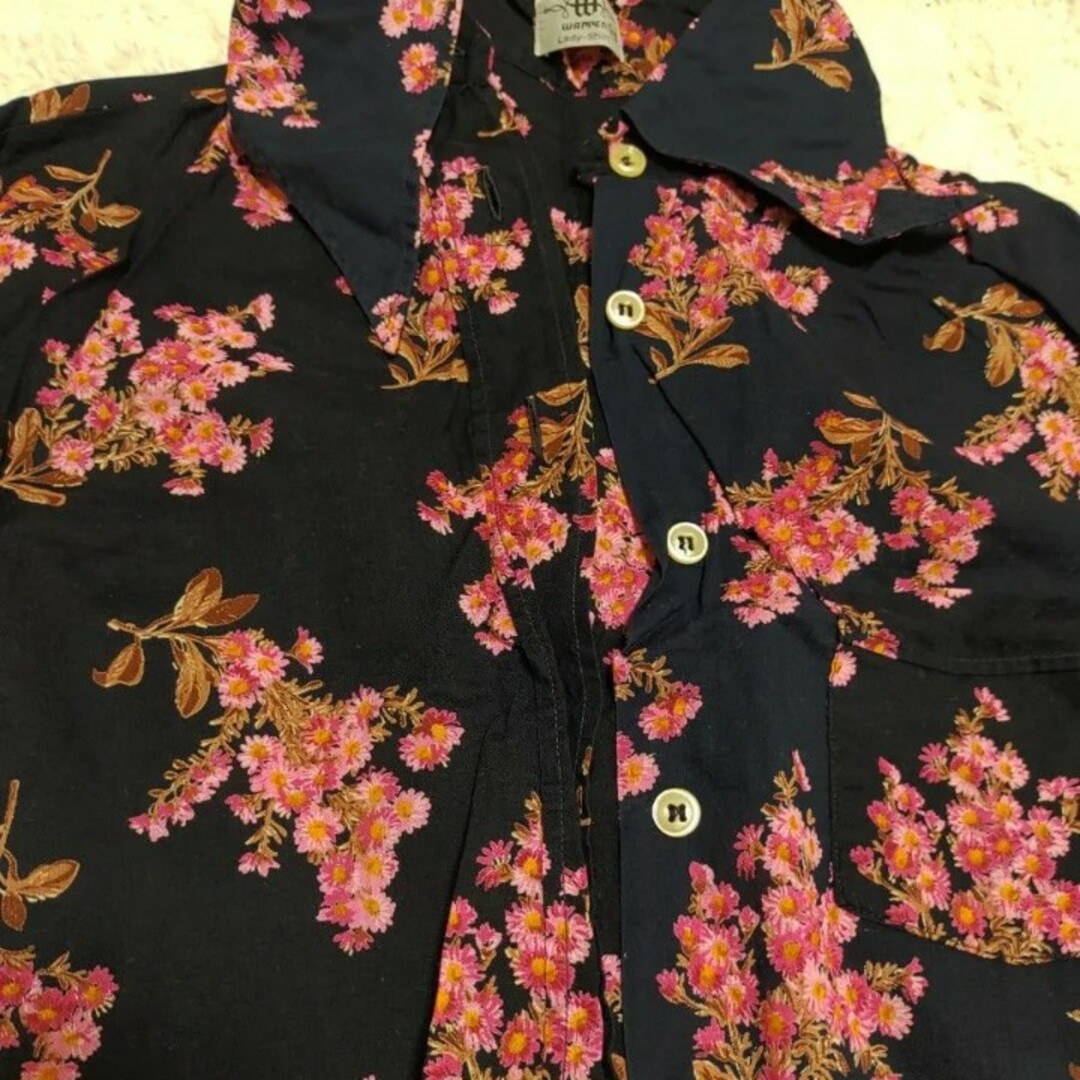 ヴィンテージ　レトロ　レディース　シャツ　38  L　長袖　シャツ　小花柄　花柄 レディースのトップス(シャツ/ブラウス(長袖/七分))の商品写真