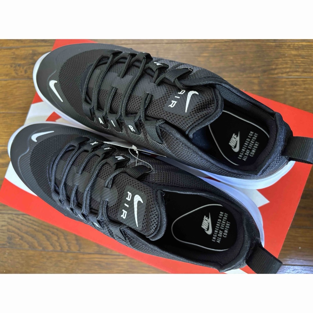 NIKE(ナイキ)のナイキ エア マックス アクシス 26.5cm メンズシューズ　黒白　ブラック メンズの靴/シューズ(スニーカー)の商品写真