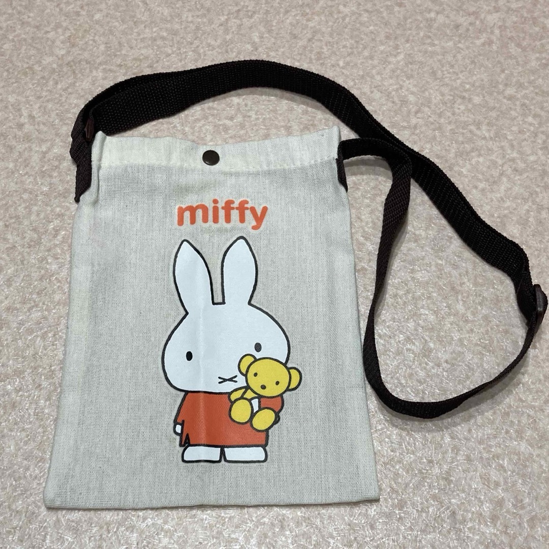 miffy(ミッフィー)の【新品未使用】ミッフィー miffy サコッシュ バッグ ショルダーバッグ  レディースのバッグ(ショルダーバッグ)の商品写真