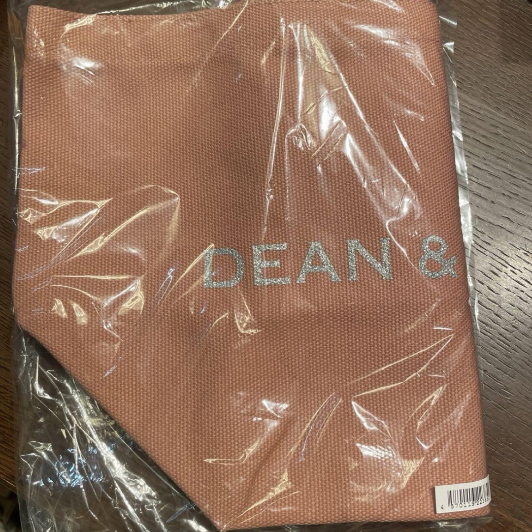 DEAN & DELUCA(ディーンアンドデルーカ)のDEAN AND DELUCA チャリティートート2023 コーラル  Sサイズ レディースのバッグ(エコバッグ)の商品写真