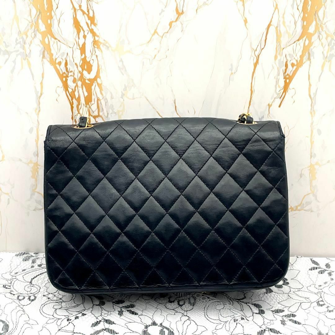 CHANEL(シャネル)の★極美品★　CHANEL　マトラッセ　ターンロック　ショルダーバッグ レディースのバッグ(ショルダーバッグ)の商品写真