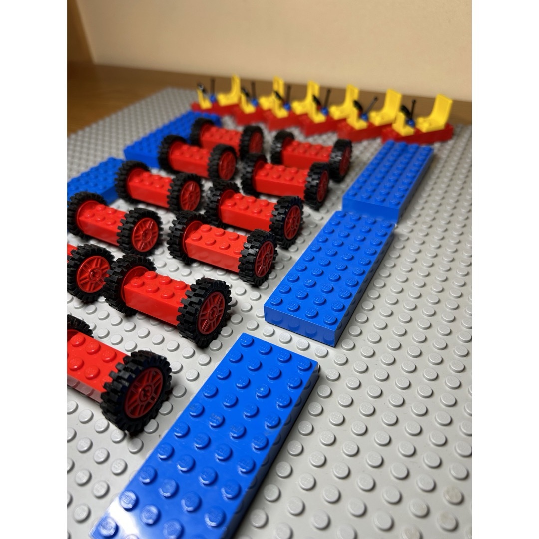 Lego(レゴ)のLEGO レゴバケツ　自動車6台分の車パーツセット キッズ/ベビー/マタニティのおもちゃ(知育玩具)の商品写真