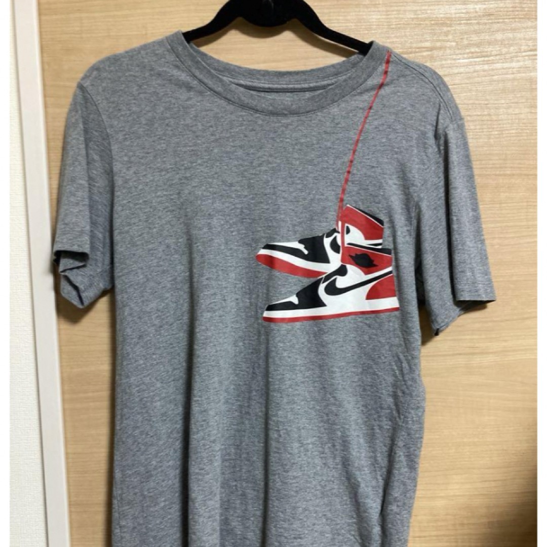 Jordan Brand（NIKE）(ジョーダン)の限定セール　中古　Sサイズ　NIKE エアジョーダン　肩掛け　Tシャツ メンズのトップス(Tシャツ/カットソー(半袖/袖なし))の商品写真