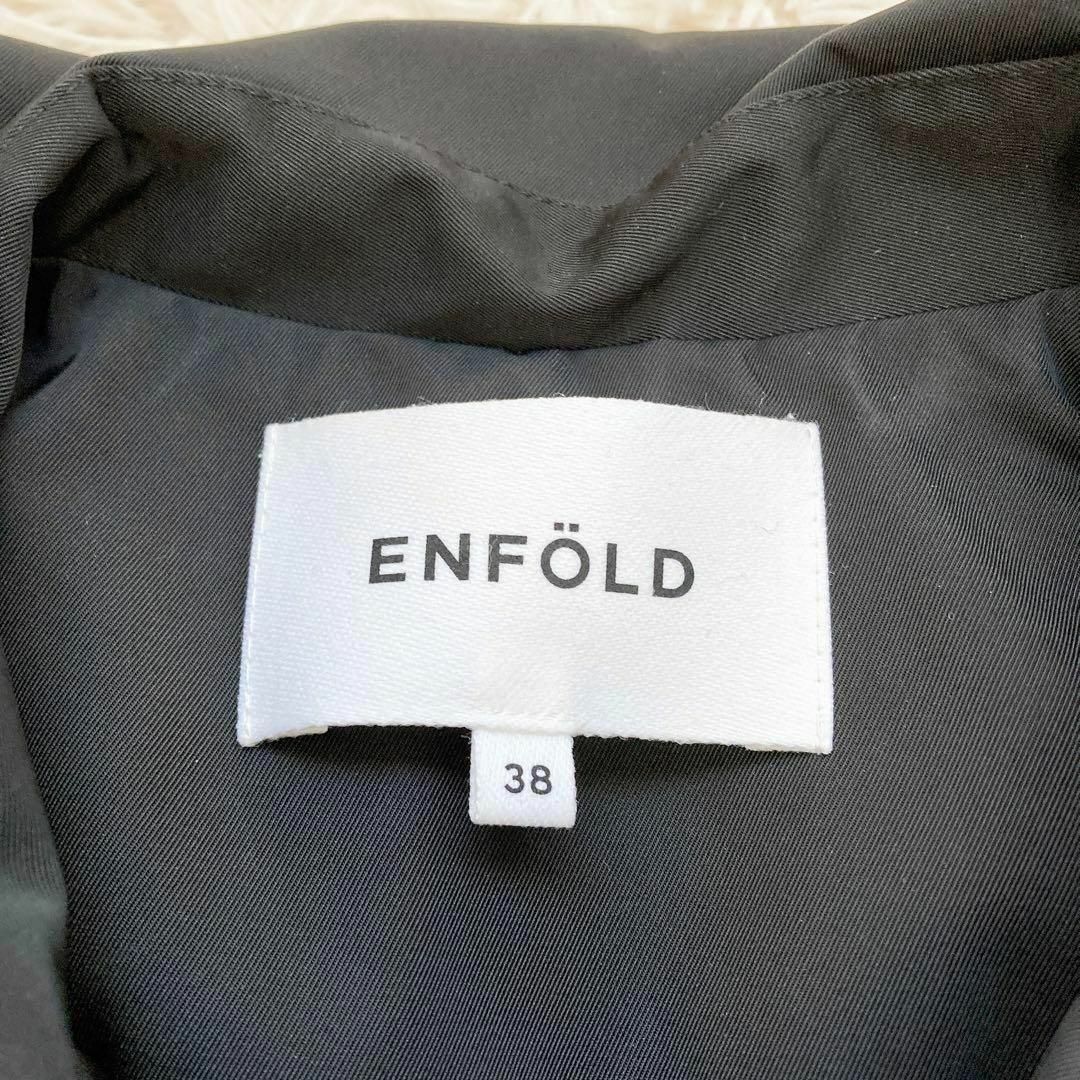 ENFOLD(エンフォルド)のENFOLD メモリーツイル ビッグカラーショートジャケット　38 黒 レディースのジャケット/アウター(ナイロンジャケット)の商品写真