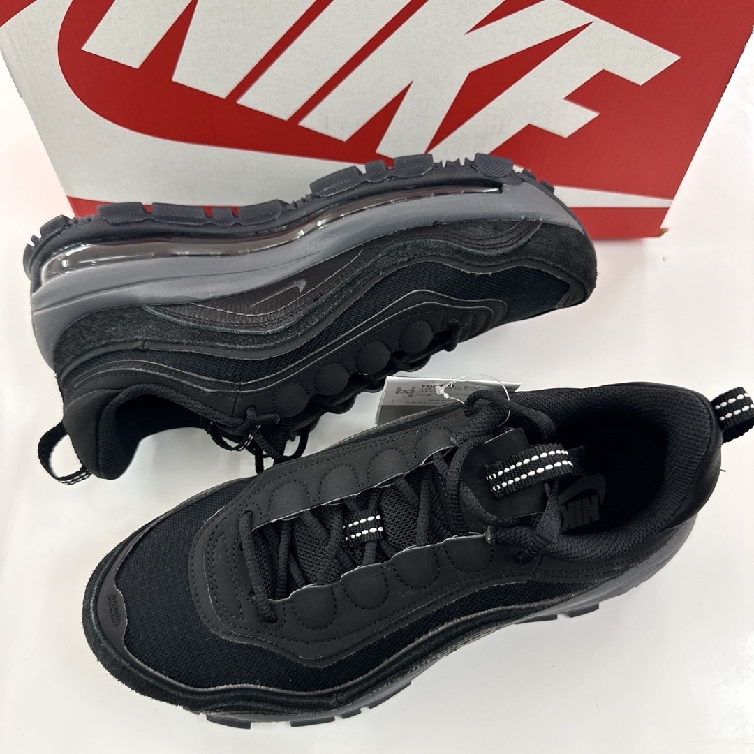 NIKE(ナイキ)のナイキ　エアマックス97 フューチュラ FUTURA ブラック　新品　28cm メンズの靴/シューズ(スニーカー)の商品写真