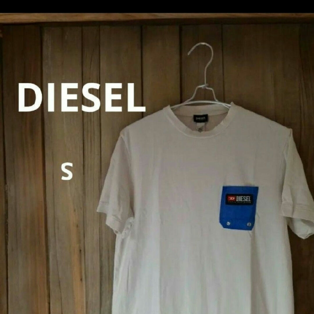 DIESEL(ディーゼル)のDIESEL　ディーゼル　ロゴワッペン付ポケットTシャツ　ホワイト　Sサイズ メンズのトップス(Tシャツ/カットソー(半袖/袖なし))の商品写真