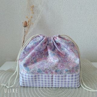 お弁当袋　巾着　ラベンダー花柄(外出用品)