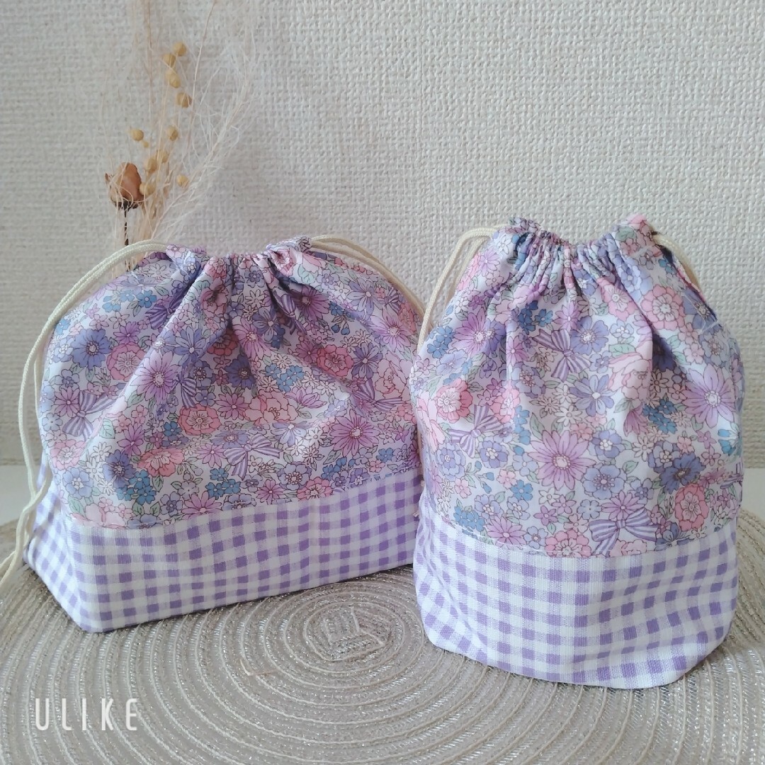 ２つセット　お弁当袋　コップ袋　ラベンダー花柄 ハンドメイドのキッズ/ベビー(外出用品)の商品写真