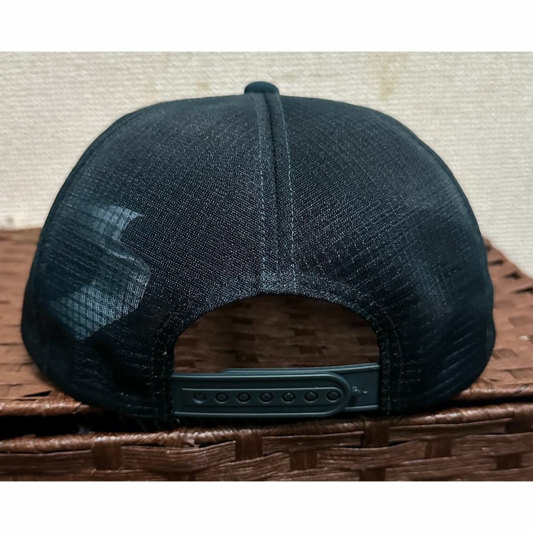 ARC'TERYX(アークテリクス)のARC'TERYX Logo Trucker Flat Labyrinth メンズの帽子(キャップ)の商品写真