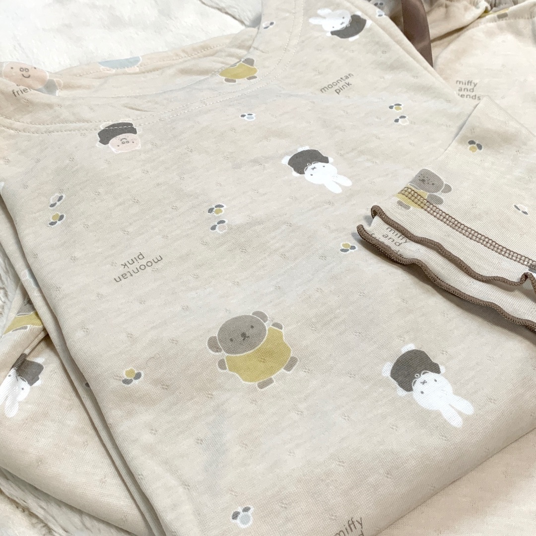 narue(ナルエー)のベージュ系 ミッフィー＆フレンズ セットアップ 綿混 長袖 パジャマ レディースのルームウェア/パジャマ(ルームウェア)の商品写真
