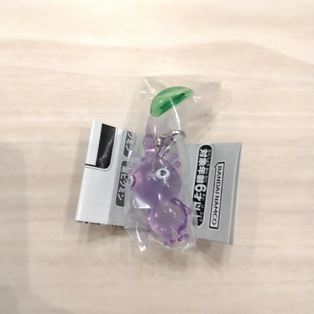 ピクミン　ガチャ　めじるしアクセサリー　紫ピクミン エンタメ/ホビーのおもちゃ/ぬいぐるみ(キャラクターグッズ)の商品写真