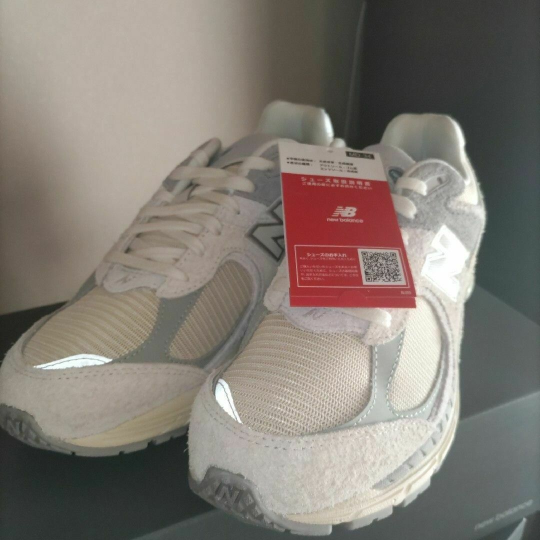 New Balance(ニューバランス)の27.5 新品 ニューバランス M2002REK グレー メンズの靴/シューズ(スニーカー)の商品写真