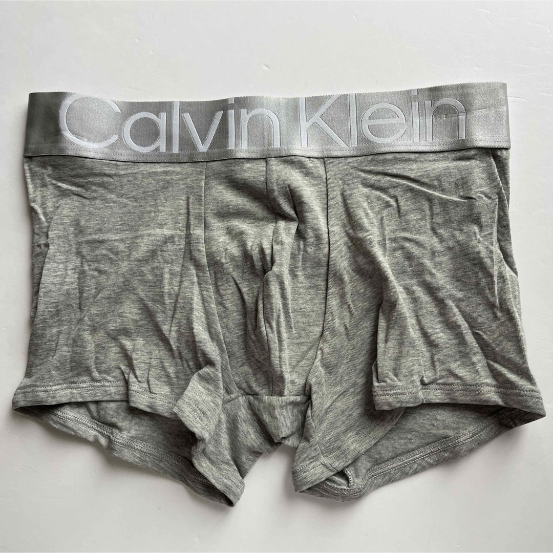 Calvin Klein(カルバンクライン)のカルバンクライン　メンズボクサー　M(S) グレー　メンズパンツ  男性インナー メンズのアンダーウェア(ボクサーパンツ)の商品写真