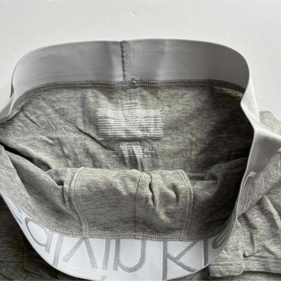 Calvin Klein(カルバンクライン)のカルバンクライン　メンズボクサー　M(S) グレー　メンズパンツ  男性インナー メンズのアンダーウェア(ボクサーパンツ)の商品写真