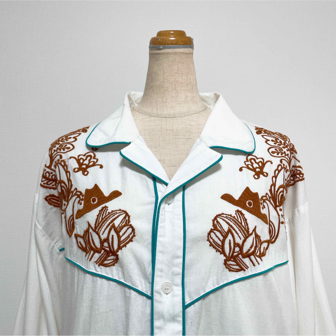 Amina アミナ オープンカラー刺繍シャツ ホワイト コットン インド製 メンズのトップス(シャツ)の商品写真