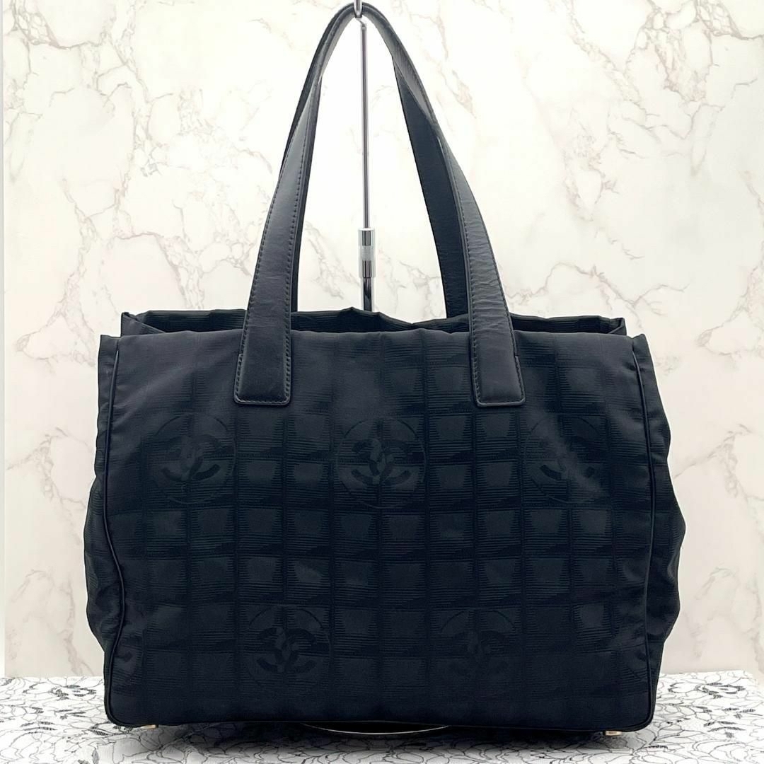 CHANEL(シャネル)の★美品★　CHANEL　シャネル　ニュートラベルライン トートバッグ　MM レディースのバッグ(トートバッグ)の商品写真