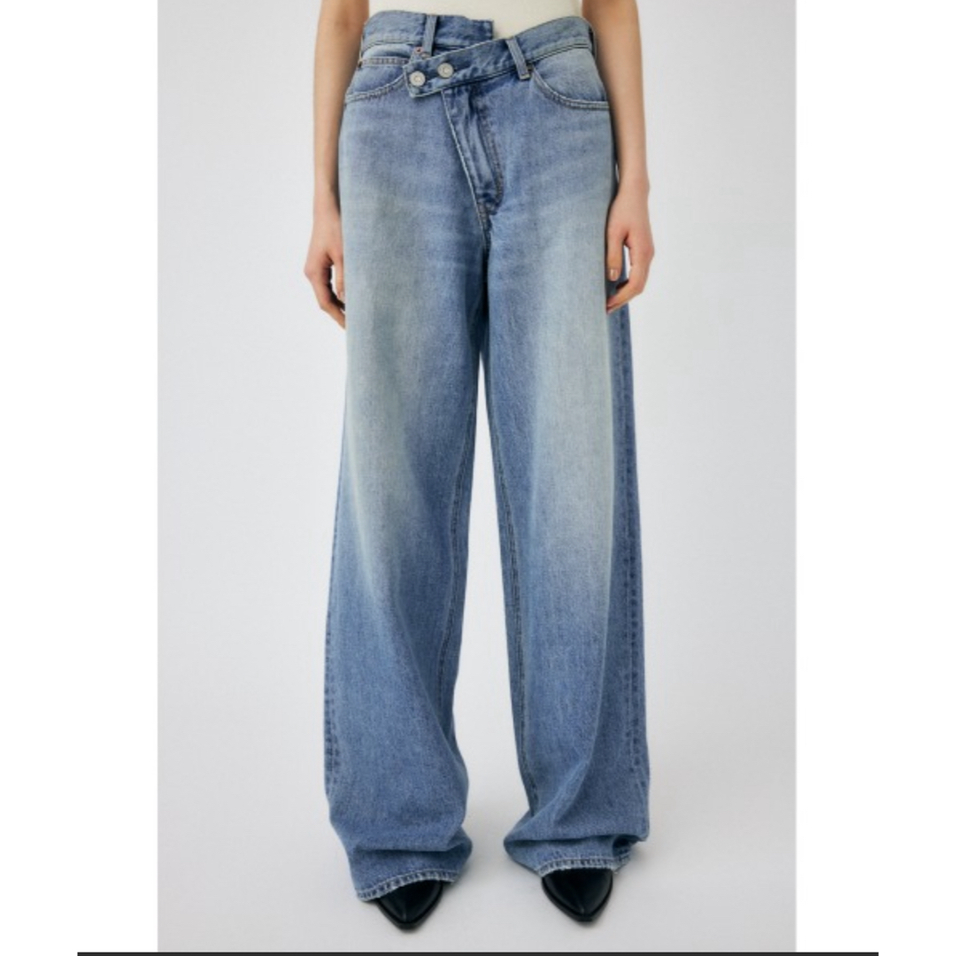 moussy デニム　CROSS WAIST WIDE STRAIGHT レディースのパンツ(デニム/ジーンズ)の商品写真