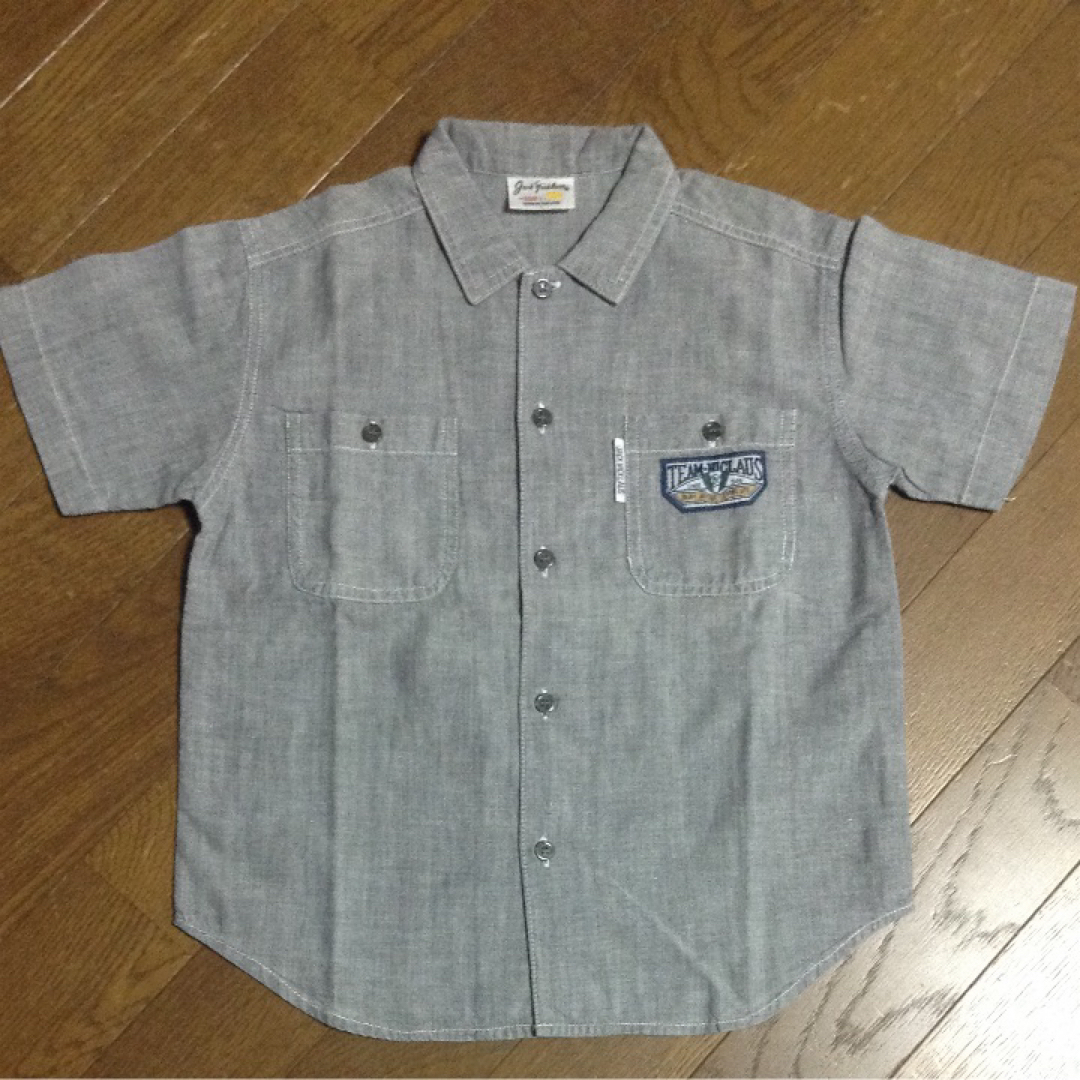 BeBe(ベベ)の110cm  半袖シャツ3枚セット　Bebe&アイボリー&グレー キッズ/ベビー/マタニティのキッズ服男の子用(90cm~)(Tシャツ/カットソー)の商品写真