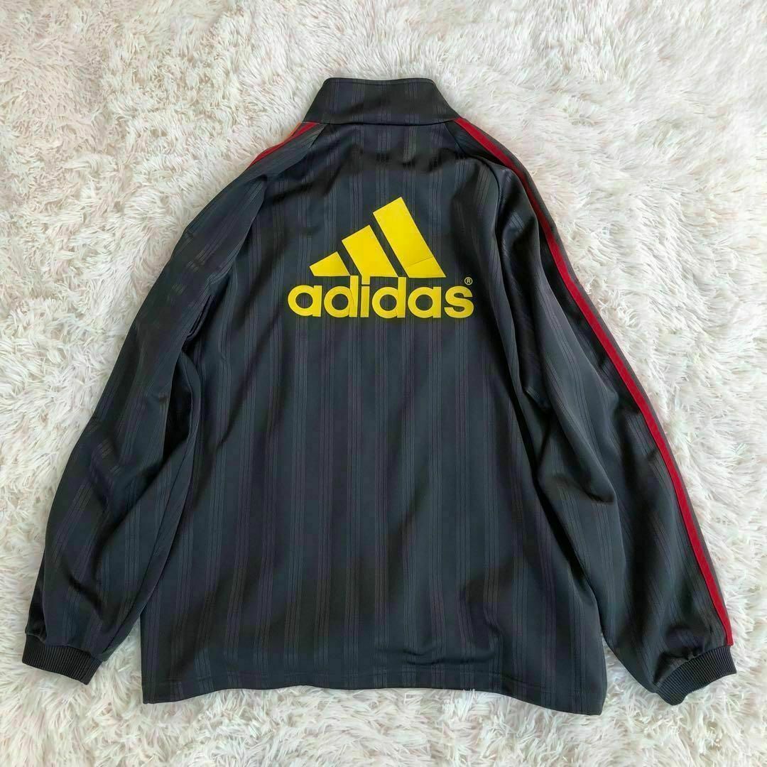 adidas(アディダス)のAdidasアディダス　トラックジャケットグレーストライプジャージ古着2XL メンズのトップス(ジャージ)の商品写真