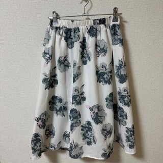 セシルマクビー(CECIL McBEE)のセシルマクビー 花柄スカート シフォンスカートMサイズ(ひざ丈スカート)